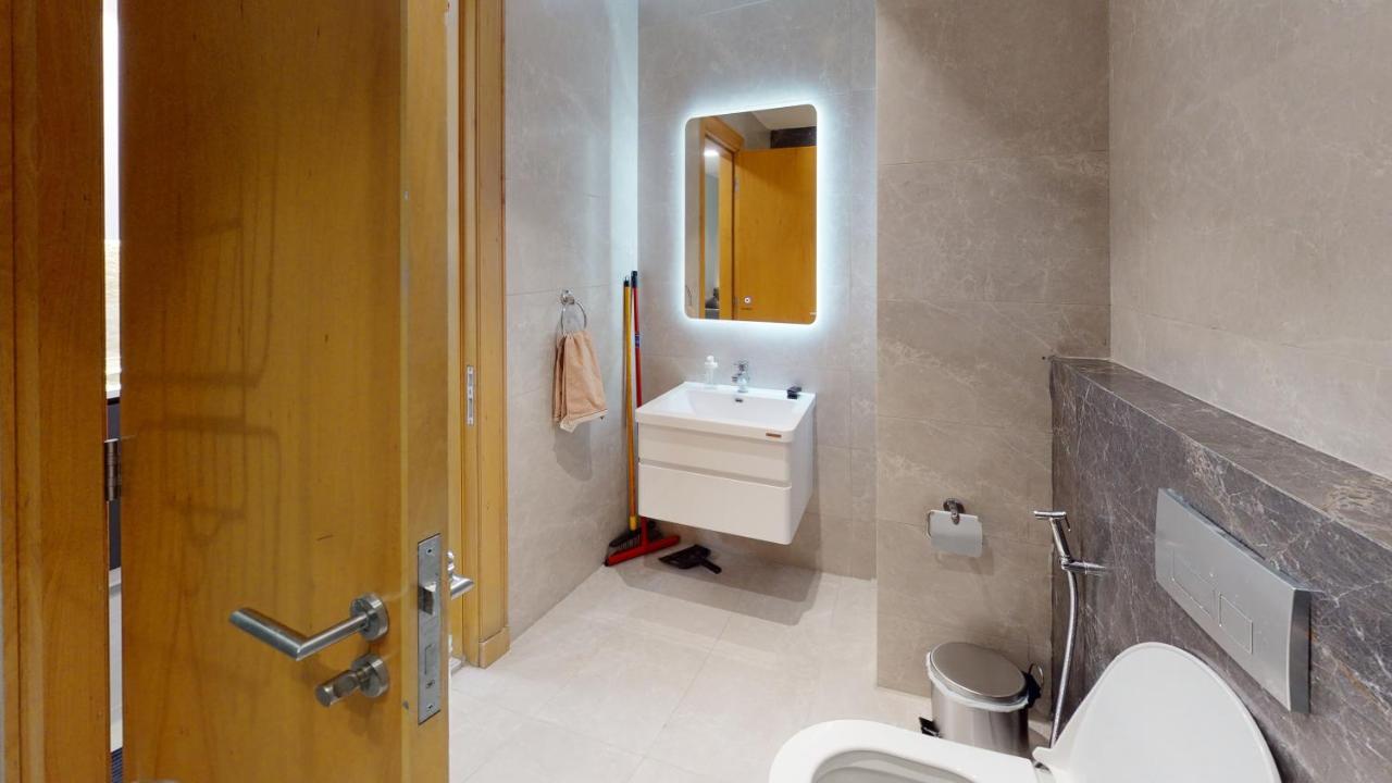 Al Fares Luxury Furnished Apartment-Damac Tower Eksteriør billede
