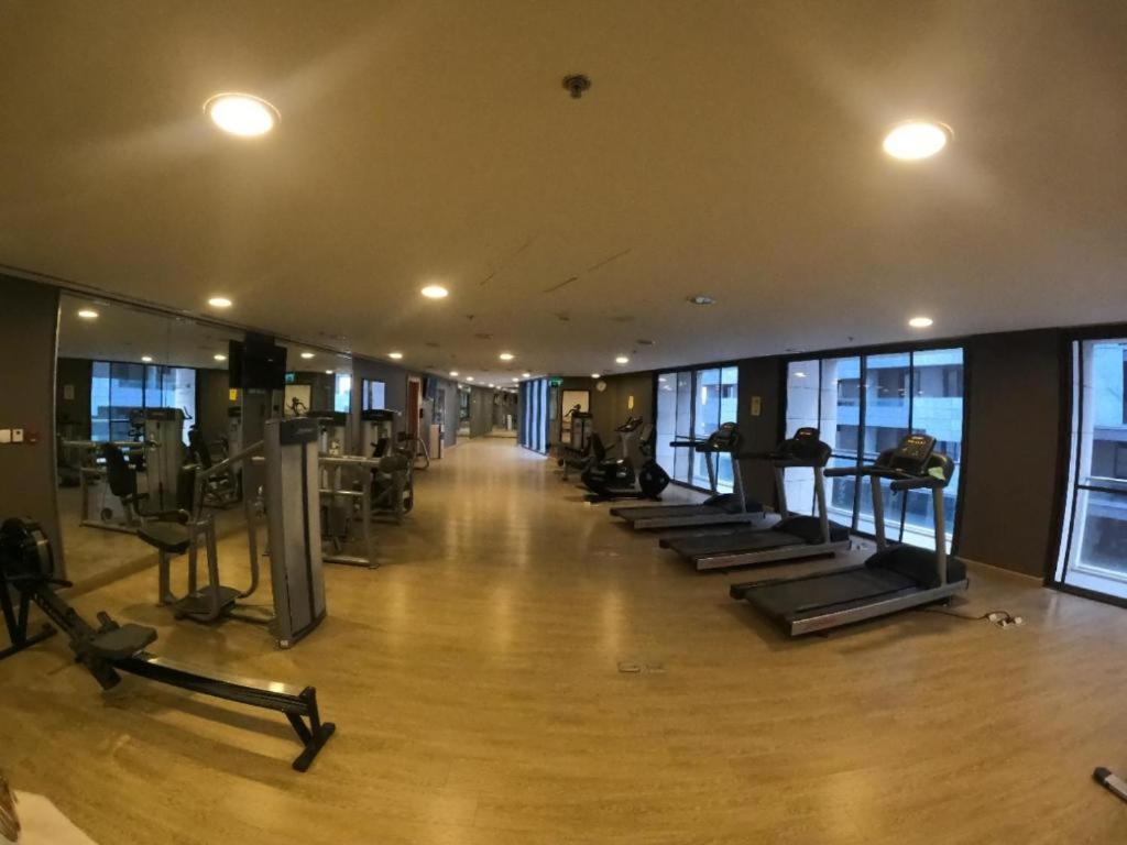 Al Fares Luxury Furnished Apartment-Damac Tower Eksteriør billede