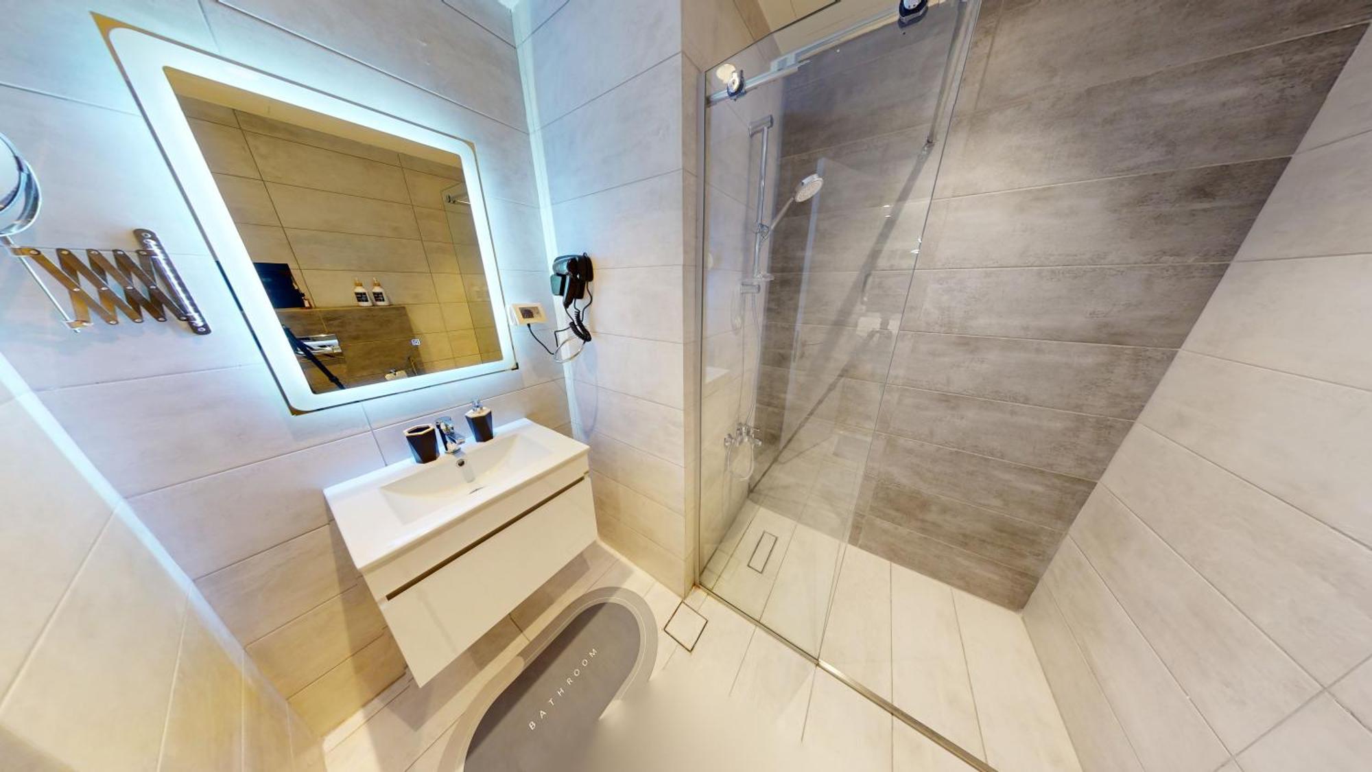 Al Fares Luxury Furnished Apartment-Damac Tower Eksteriør billede
