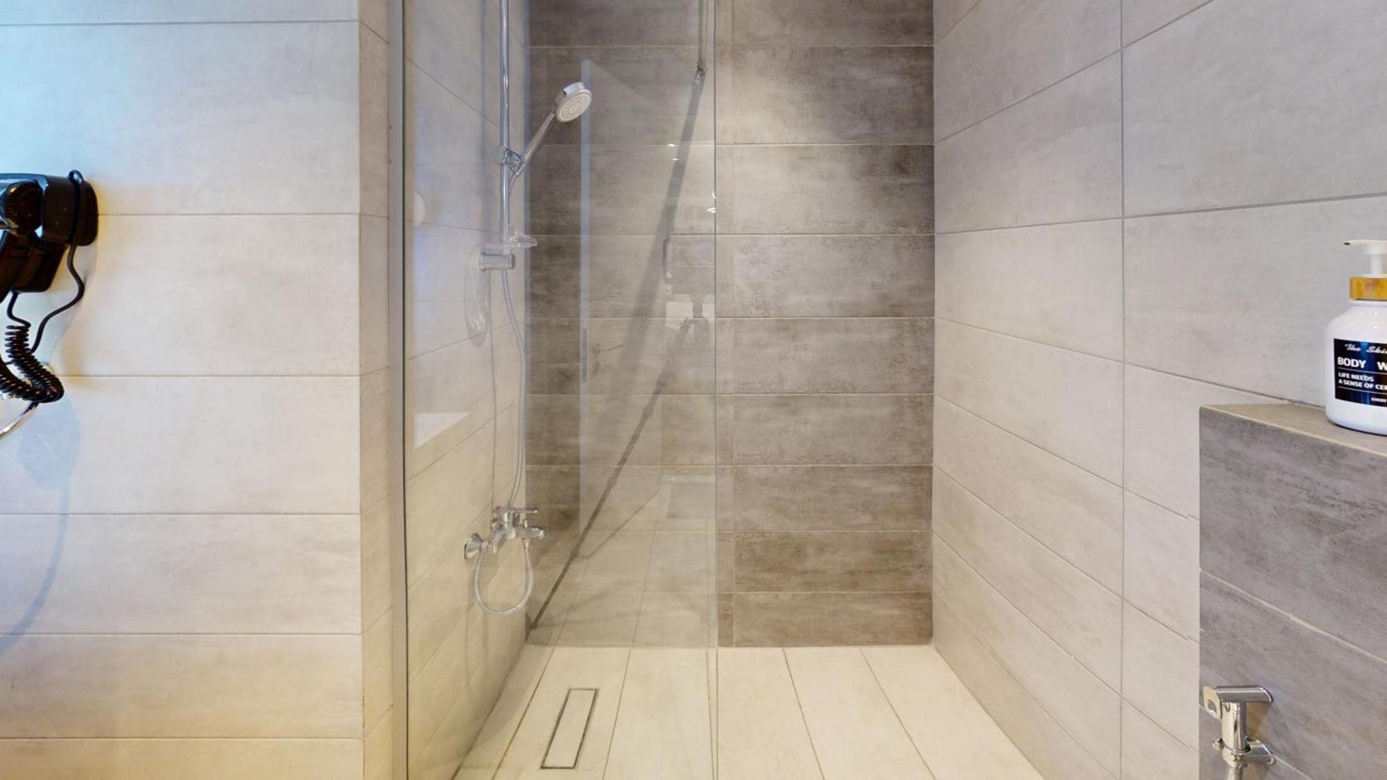 Al Fares Luxury Furnished Apartment-Damac Tower Eksteriør billede