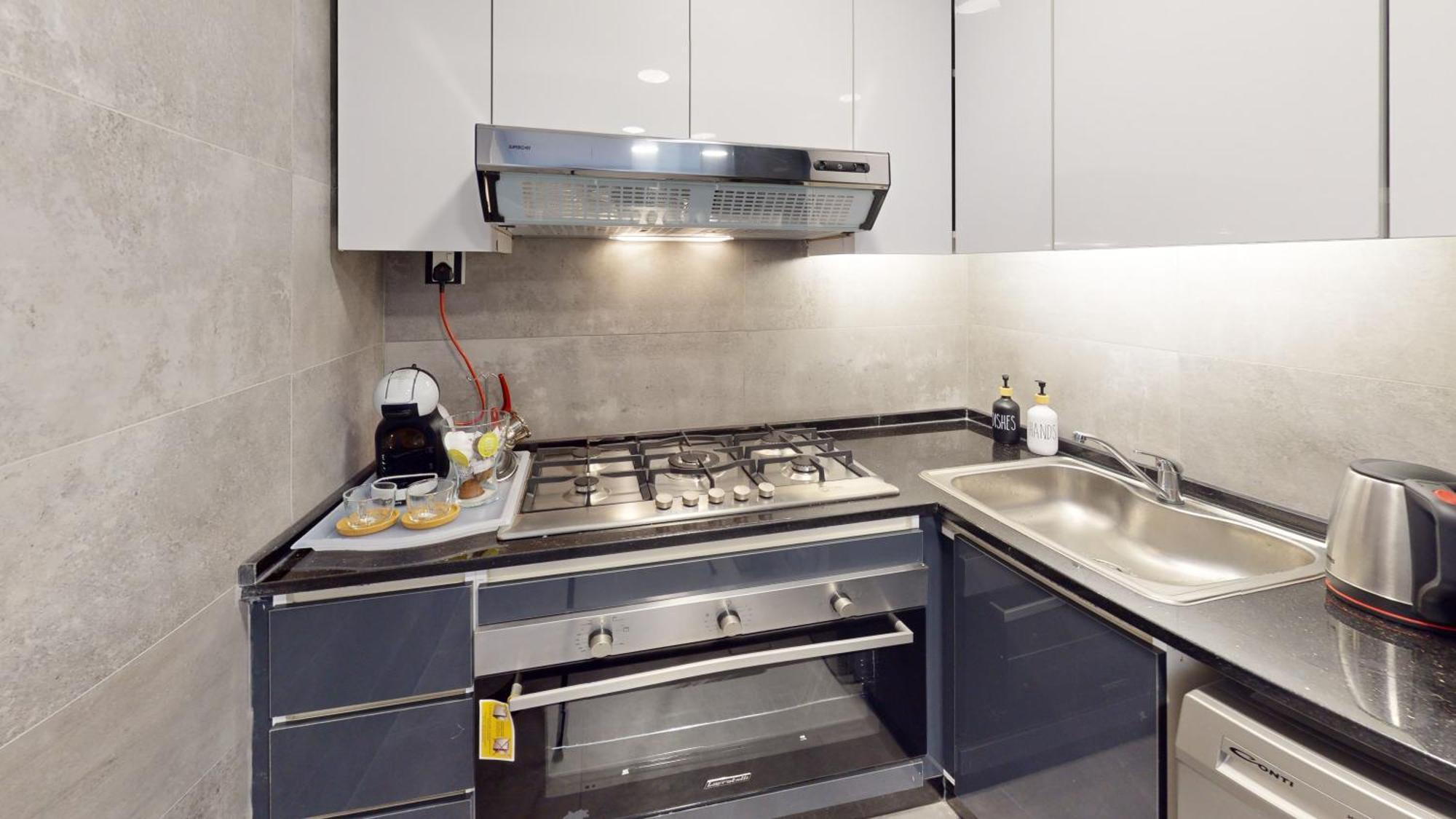 Al Fares Luxury Furnished Apartment-Damac Tower Eksteriør billede